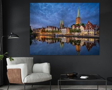 Oude binnenstad van Lübeck bij nacht van Michael Abid
