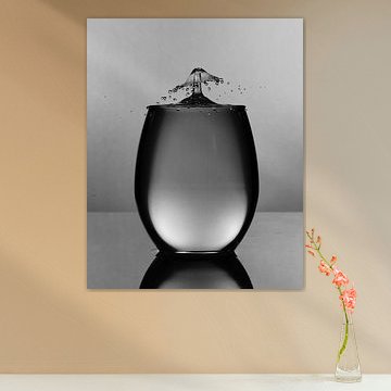 Water droplet in wine glass