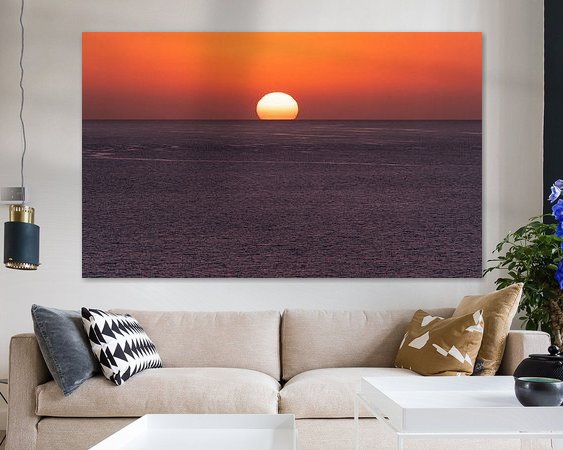 De prachtige zonsopgang boven de oceaan bij Japan - zwart wit