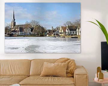 Dorpsgezicht van Broek in Waterland in Noord Holland in de winter van Eye on You