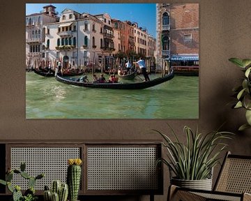 Gondola in Venice Italy van Brian Morgan