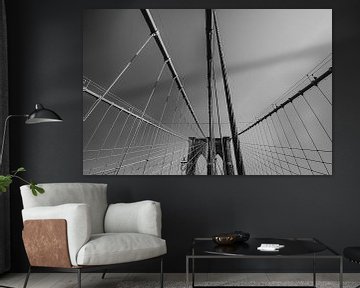 De lijnen van de Brooklyn Bridge, New York | Abstract NYC-kunstwerk | Zwart-wit fotografie van Ilse Stronks | Lines and light inspired travel photography