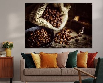 Roasted coffee beans by Oliver Henze