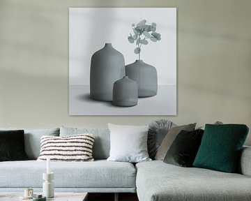 Des pots transparents dans des tons de gris