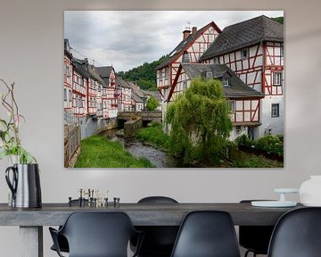 Traditionelles Dorf Monreal, Eifel, Deutschland von Katho Menden