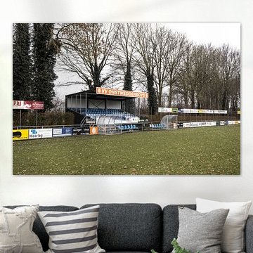 Tribüne der VV Onstwedder Jungen | Über den Ball