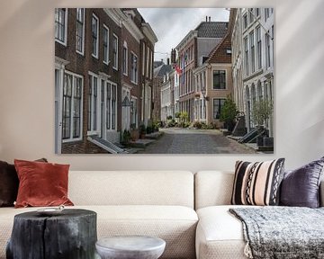 Strakke klassieke Molstraat in Middelburg van Patrick Verhoef