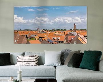 Oranje daken van Westkapelle met de molen en vuurtoren