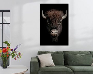 Stoere bizon portret van een Wisent van John van den Heuvel