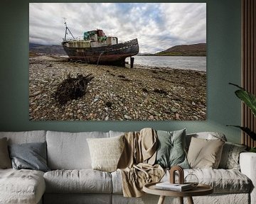 Verlaten boot Schotland van Steven Dijkshoorn