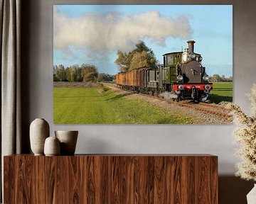 Stoomtrein op weg naar Hoorn I Museum Stoomtram Hoorn-Medemblik  I Twisk I Noord-HollandI Vintage van Floris Trapman