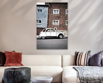 Citroën 2CV-Auto auf der Straßenseite geparkt von Sjoerd van der Wal Fotografie