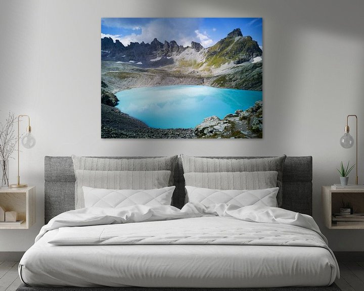 Sfeerimpressie: Blauw meer in de bergen - Zwitserland van Bart van Eijden