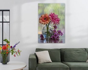 Modernes Blumenstillleben von John van de Gazelle fotografie