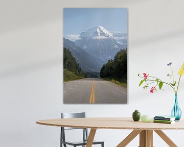 Mount Robson Canadian Rocky Mountains van Joost Winkens