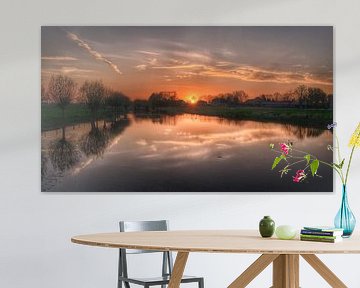 Zonsondergang bij de Linge van Joyce Derksen