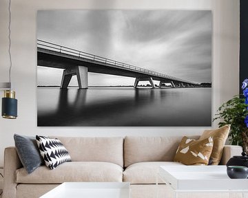 Brücke über den Reevediep-See während eines bedeckten Tages bei Kampen in Overijssel, Niederlande. L von Sjoerd van der Wal