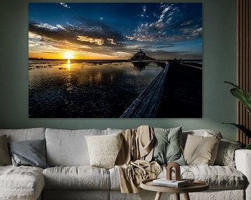 Der Mont Saint Michel und eine Landschaft im Sonnenuntergang von Jan Hermsen