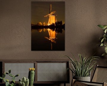 Verlichte molen in het donker van Marjolein van Middelkoop