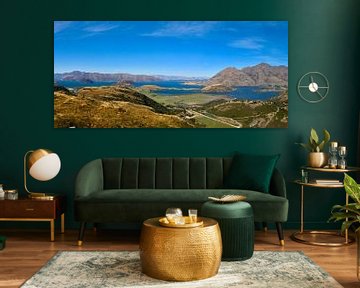 Rocky Peak Viewpoint: View of Lake Wanaka and Roys Peak by Be More Outdoor