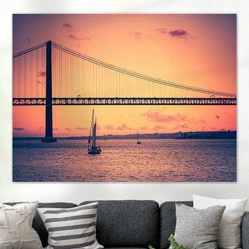 zeilen bij zonsondergang