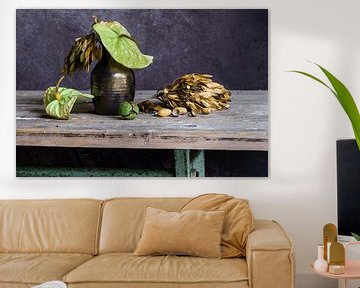 Stilleben mit Anthurium, Eicheln und Nussbaum von Affect Fotografie