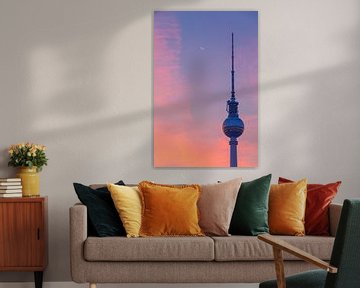 Sonnenaufgang in Berlin am Fernsehturm von Henk Meijer Photography