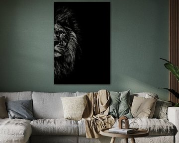 Leeuw zwart wit met titel: The Beast - Indrukwekkende portret - Leeuw schilderij - Schilderij - Wand