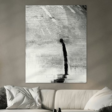 Bending down under by Erna Kampman