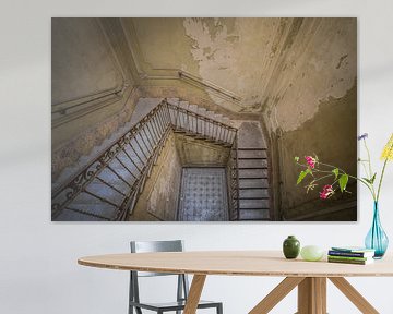 Stairwell in Italian villa by Wesley Van Vijfeijken