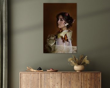 Portret van een jonge vrouw met vlinders van Iris Kelly Kuntkes