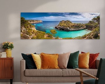 Baai met turquoise kleurig water op het eiland Mallorca van Voss Fine Art Fotografie