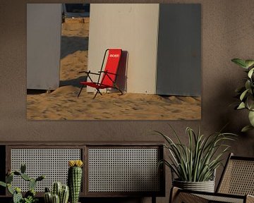 eenzame strandstoel van Corinna Vollertsen