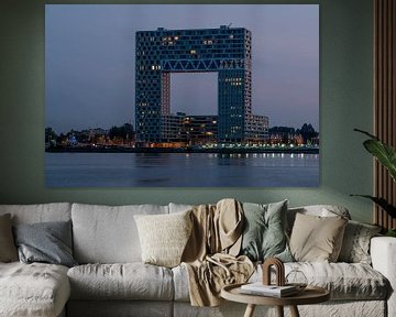 Gebouw Pontsteiger in Amsterdam net na zonsondergang van Wim Stolwerk