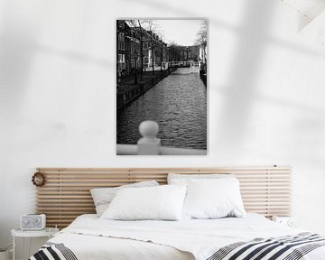 Gracht Leiden Holland (zwart wit) van Marion Hesseling