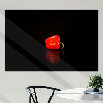 Rouge poivré avec miroir dans la table noire - partie 1 de l'ensemble de 2