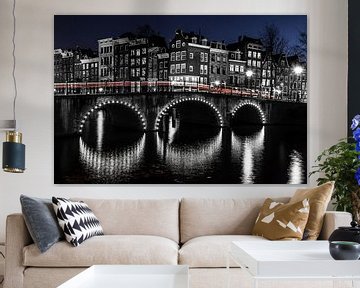 Amsterdam by night #1 van Dennis Claessens