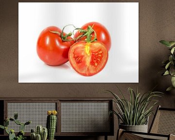 Tomaten geïsoleerd op een witte achtergrond