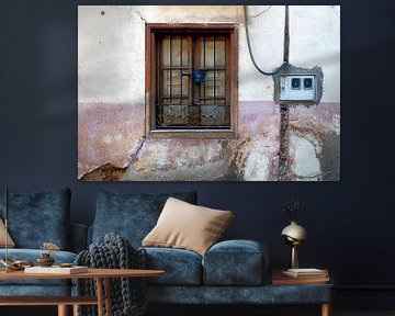 Pittoresk raam in oud roze gevel Astorga van Artstudio1622