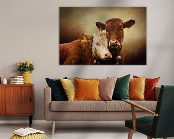 Zwei Kühe in nebliger Landschaft von Diana van Tankeren