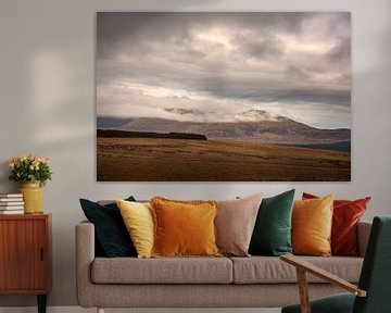 Wolken boven Nationaal Park Ballycroy in Ierland van Bo Scheeringa Photography