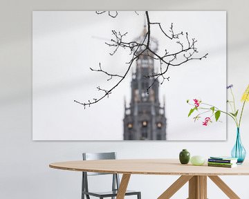Toren van de Grote Sint Bavokerk in Haarlem, Nederland van Simone Neeling