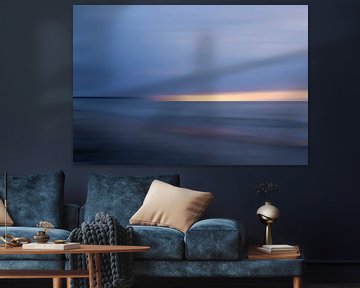 Blauwe zonsopgang aan de Tromper Wiek van Wil van der Velde/ Digital Art