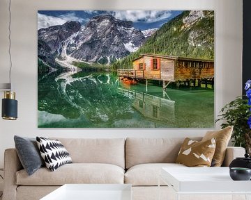 Bergmeer met boothuis in de Dolomieten van Voss Fine Art Fotografie