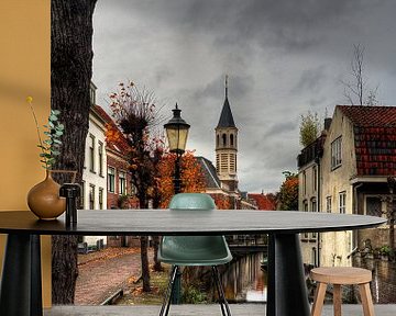 Langegracht mit Ellenbogenkirche im historischen Amersfoort von Watze D. de Haan