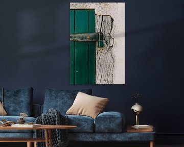 Green hatch with weathered hinge on Île de Ré - France by Oog in Oog Fotografie