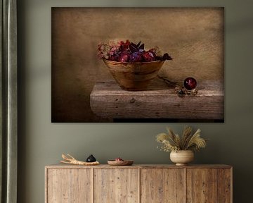 prunes and autumn.... stillife ( studiofoto) van Els Fonteine