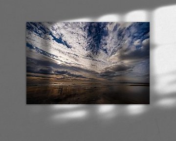 Wolkenhimmel über der Küste von Julianadorp von Stephan Zaun