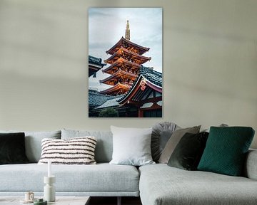 Pagoda of the Senso-ji temple in Tokyo by Expeditie Aardbol