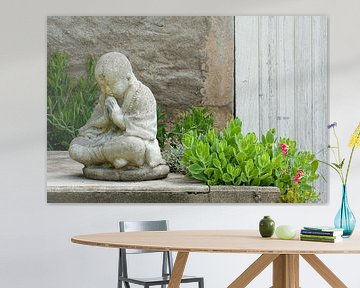 Foto van een stenen Buddha beeld, zittend van Andie Daleboudt